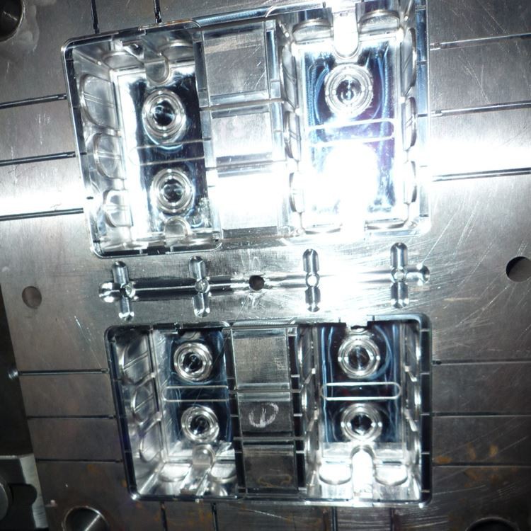 پلاسٹک انجیکشن مولڈنگ کے لیے احتیاطی تدابیر