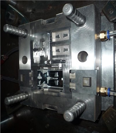 سوئچ انجیکشن مولڈ